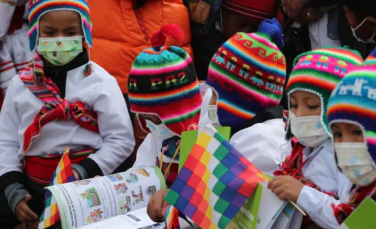  Bolivia ordena uso obligatorio de cubrebocas en escuelas por brote de COVID-19 