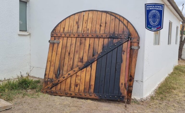  Asegura AEI portón de madera valuado en 10 mil pesos en Casas Grandes