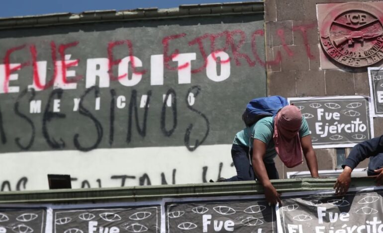 FGR condena liberación de ocho militares relacionados con el caso Ayotzinapa