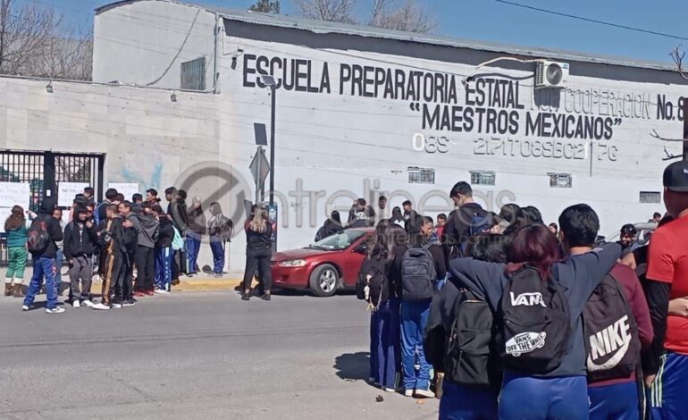  Toman escuela Maestros Mexicanos 8422 y 8418 para exigir destitución de la nueva directora