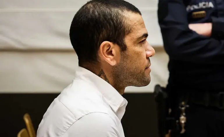  Inicia juicio contra Dani Alves por presunto abuso sexual
