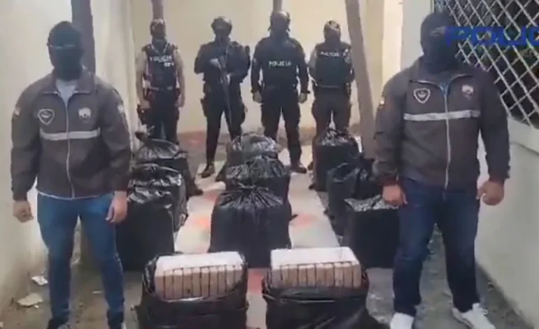  Ecuador incauta cerca de 1.5 toneladas de droga con destino a México