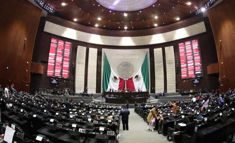  Cámara de Diputados turna reformas de AMLO a comisiones