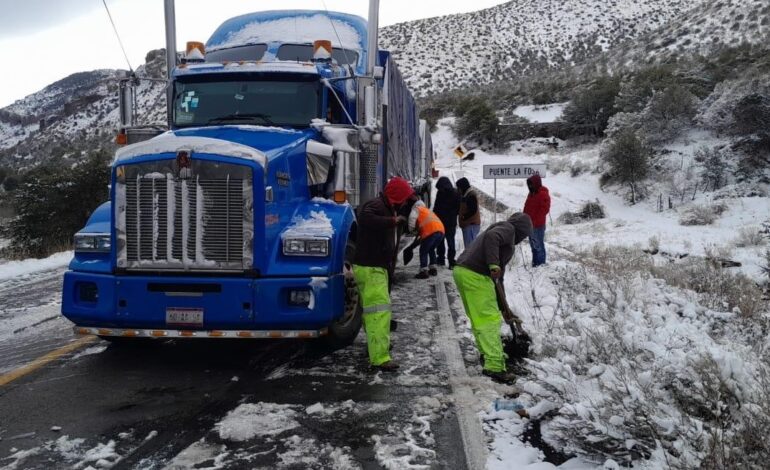  Reabren tramo carretero Janos-Agua Prieta tras nevada