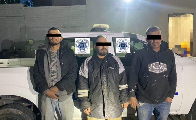  Policía Seccional de Anáhuac detuvo a tres hombres por posible posesión de narcóticos