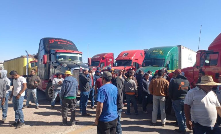  Acuerdan autoridades y transportistas reapertura de la carretera Chihuahua-Ciudad Juárez