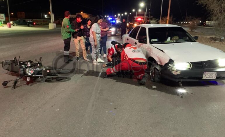  Motocicleta le corta la circulación y provoca fuerte choque; fueron dos los lesionados  