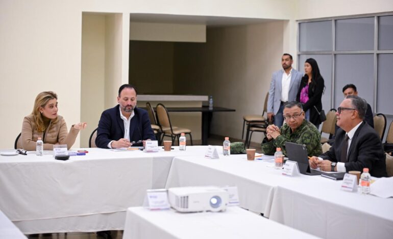  Preside Maru Campos reunión de la Mesa de Seguridad en Nuevo Casas Grandes