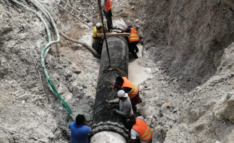  Trabajos del Tren Maya dañan tubería en Chetumal, dejándola sin agua