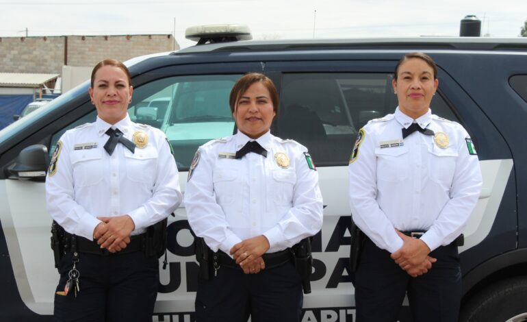  Destacan tres mujeres policía por sus labores dentro de sus distritos