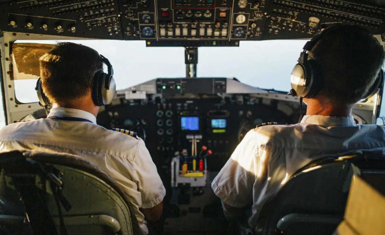  Piloto y copiloto durmieron a la vez durante 28 minutos en pleno vuelo en Indonesia