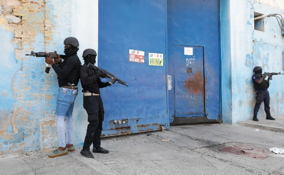  Tensión en las calles de Haití, a la espera de transición política