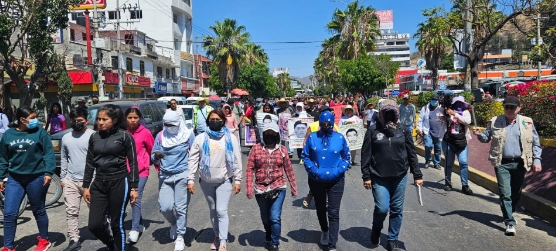  Marchan en Chilpancingo integrantes de la FECSM por asesinato de normalista