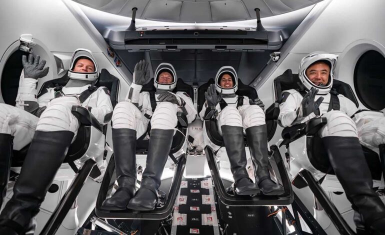  Los cuatro tripulantes de la misión Crew-7 de la NASA y SpaceX regresan con éxito del espacio