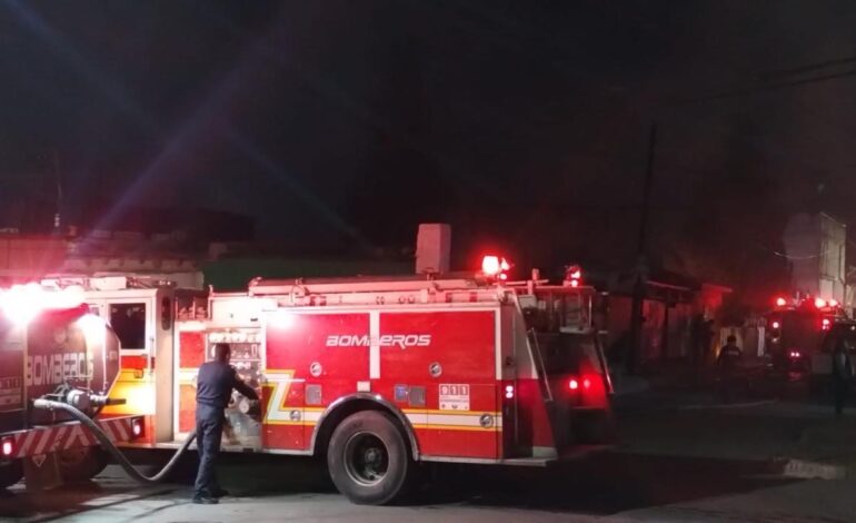  Mueren dos personas tras incendiarse casa en Valles de Chihuahua