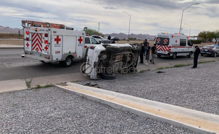  Conductor invade carril y provoca choque en carretera a Juárez