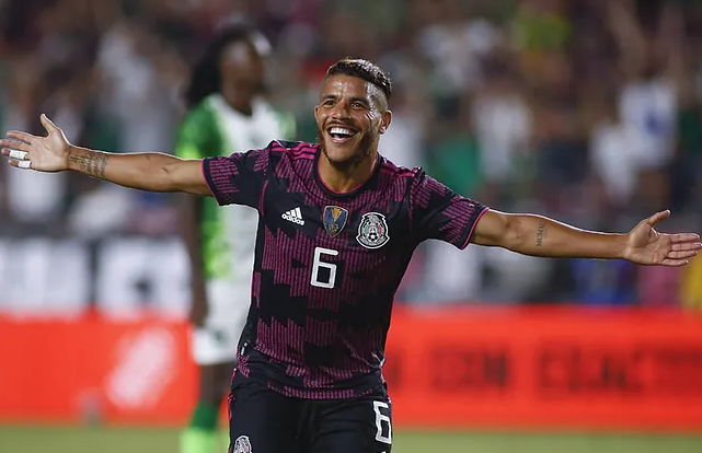  Jonathan dos Santos bateó al Tri: Anuncia retiro de Selección Mexicana