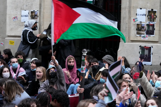  Estudiantes en Francia condenan acciones de Israel en Gaza