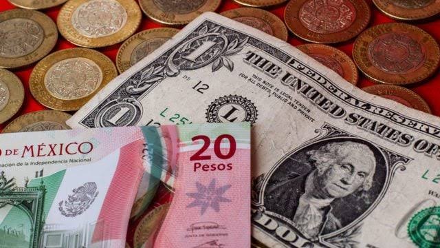  El peso mexicano se desploma casi un 5% en operaciones internacionales debido a la escalada del conflicto en Medio Oriente