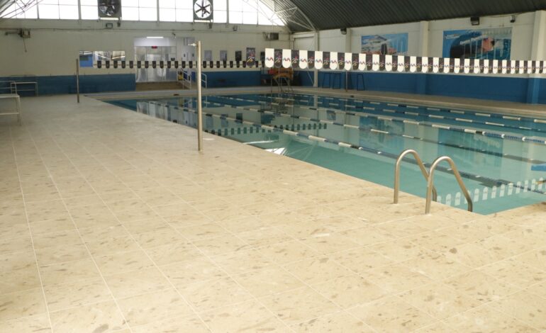  Reanudarán este martes clases de natación en alberca municipal “Niño Espino”