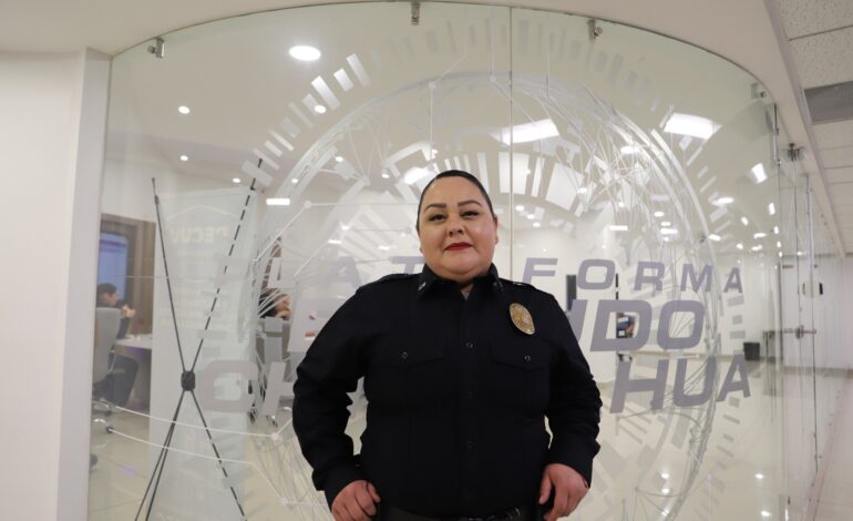  Fue Erika Ramírez la primera mujer policía patrullera en la ciudad