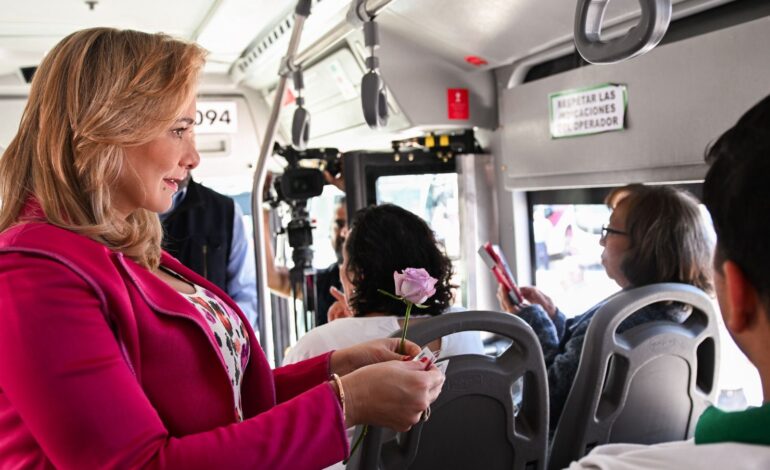 Arranca Gobernadora entrega de Tarjetas Juárez Bus