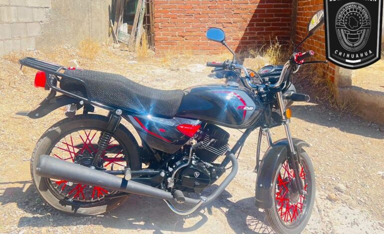  Recuperan motocicleta con reporte de robo en Parral