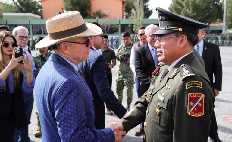  Asiste alcalde a toma de protesta del nuevo comandante de la V Zona Militar