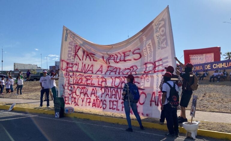  Con manta, morenistas piden a Kike Valles declinar por Miguel La Torre