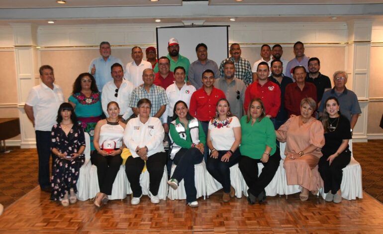  Pedro Beristain y candidatos a regidores del PRI unen esfuerzos con el SNTE por la educación de Chihuahua