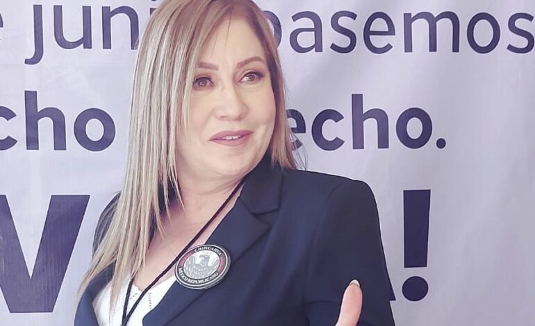  Candidata de México Republicano, Hilda Sánchez, llega al debate