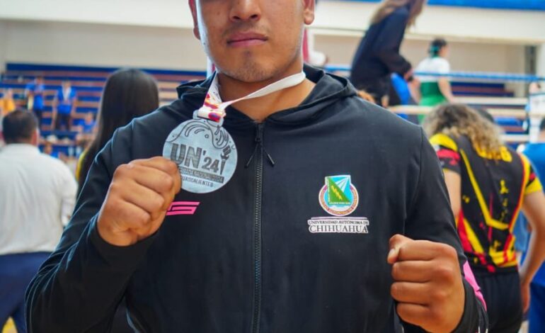  Francisco Valles Consigue plata en Boxeo