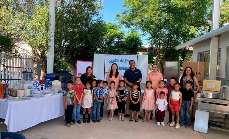  Entrega DIF Estatal equipo y módulo para preparación de alimentos en Jardín de Niños María Montessori de Santa Isabel