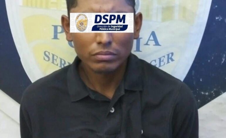  Agentes del grupo K-9 de la DSPM detienen a hombre con 46 envoltorios de presunta droga.