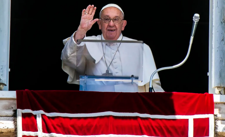  Papa Francisco critica el uso de la fe “para aprovecharse de la gente”