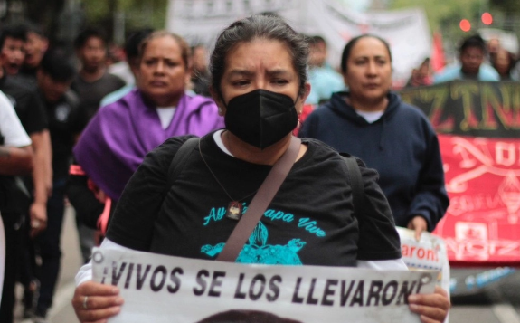  Padres de normalistas exigen el esclarecimiento del caso Ayotzinapa