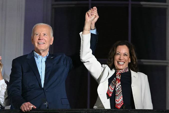  Joe Biden respalda a Kamala Harris como candidata presidencial de EU tras anunciar renuncia