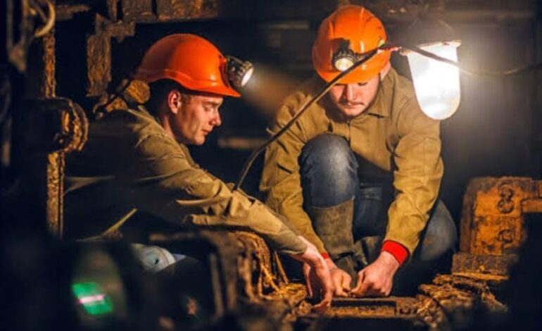  Felicita Clumin a los mineros en el Día Nacional de la Minería