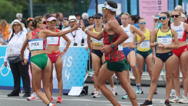  Alegna González y Ever Palma ilusionan y terminan quintos en el maratón de marcha relevo mixto en París 2024