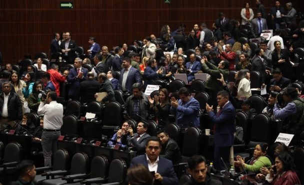 Aprueban en lo general reforma para desaparecer organismos autónomos