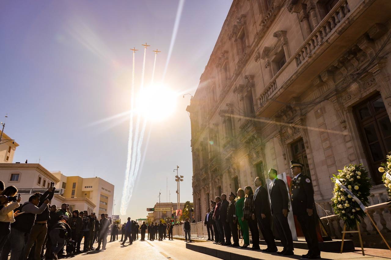 Asiste alcalde Bonilla a desfile por el 114 aniversario de la Revolución Mexicana