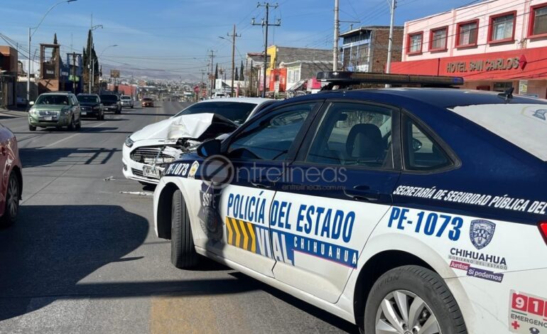  Choque en avenida Pacheco provoca caos vial