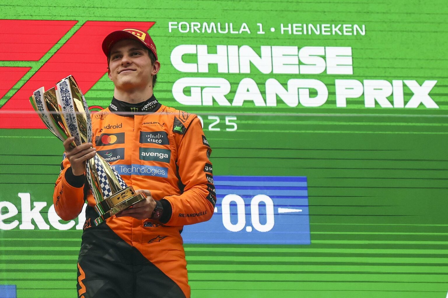 Piastri celebra “un increíble fin de semana” con su primera ‘pole’ y la victoria en China