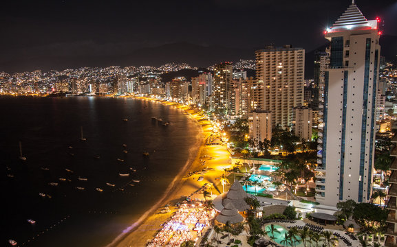  A un año y medio de Otis, Acapulco ya recuperó 75% de su oferta hotelera