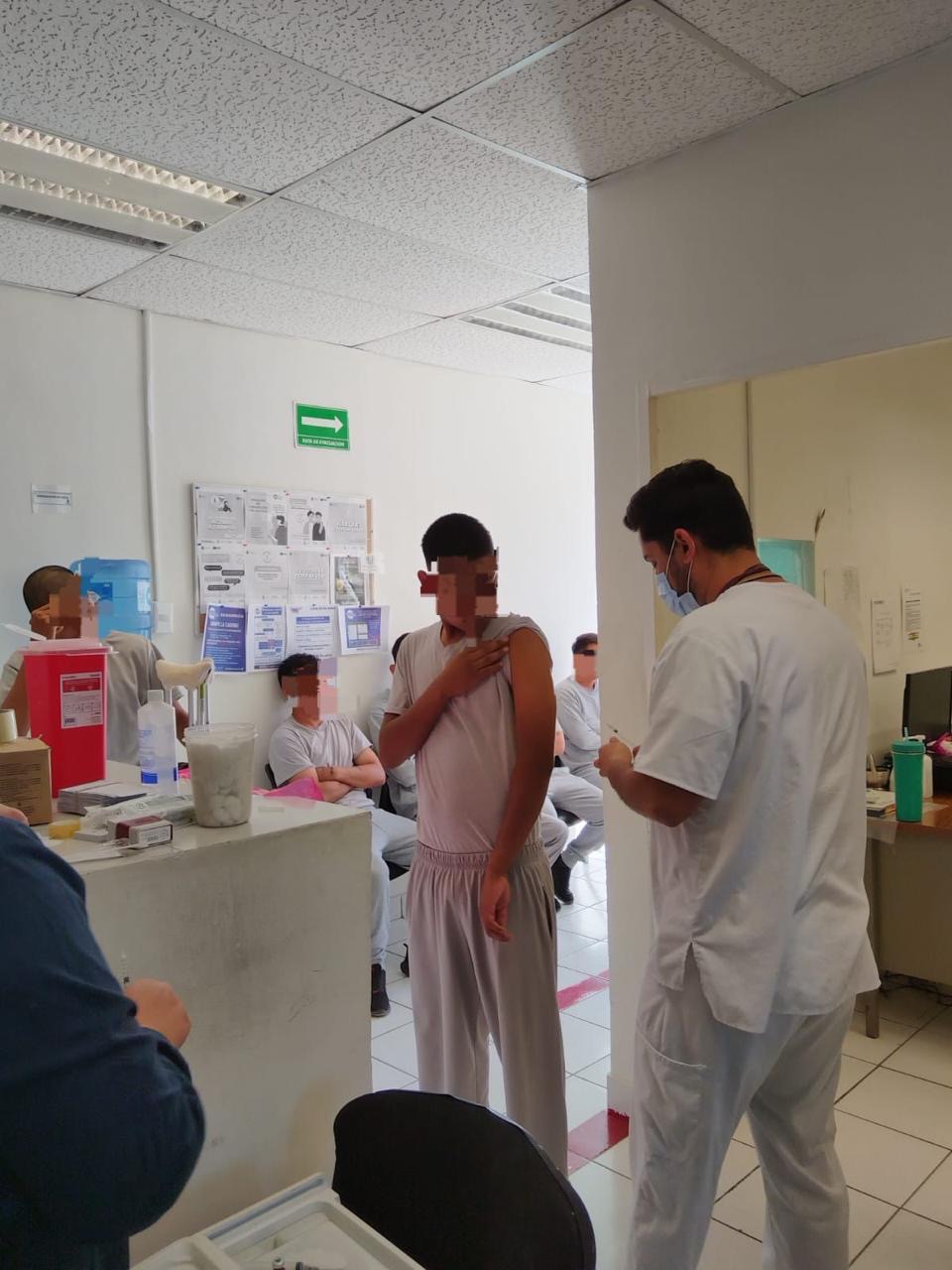Vacunan contra el sarampión a 23 adolescentes del Cersai