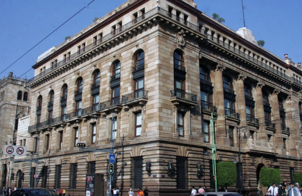  Recorta BdeM tasa de interés en medio punto porcentual; se ubica en 8%