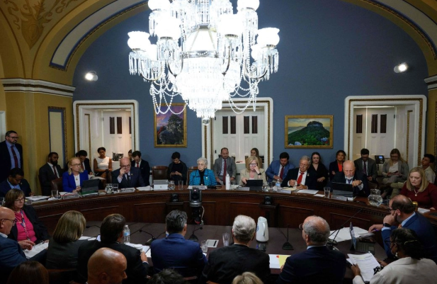  Senado estadunidense desecha moratoria sobre regulación estatal de IA