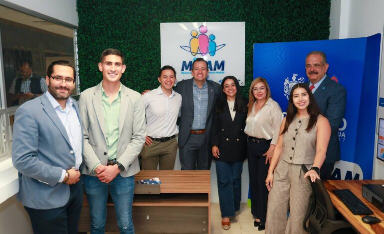  Inaugura alcalde Bonilla un Módulo de Impulso a la Economía Familiar en CANACO