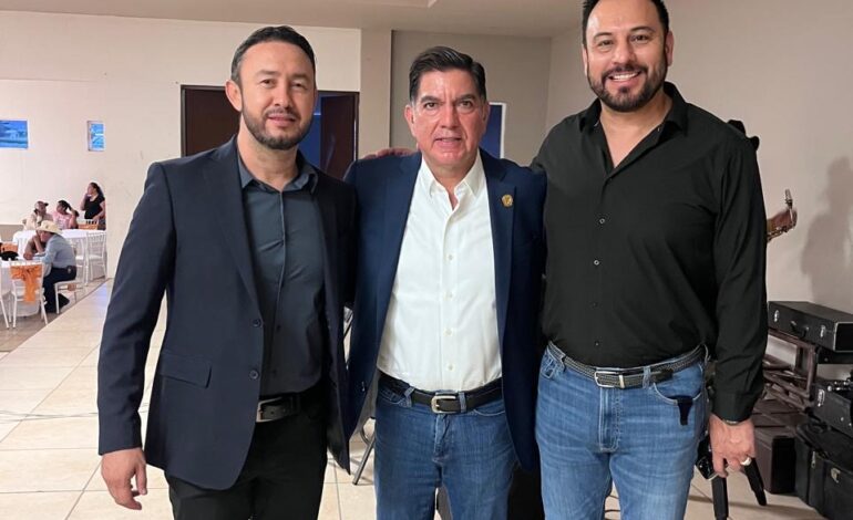  Octavio Borunda respalda el Primer Informe de Gobierno del alcalde Arturo Salinas en su segunda administración en Nonoava