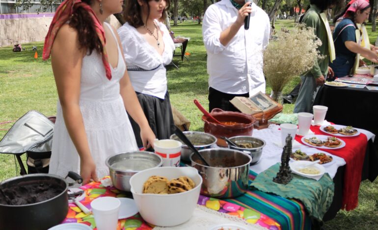  Exitosa muestra gastronómica en la Facultad de Filosofía y Letras de la UACH